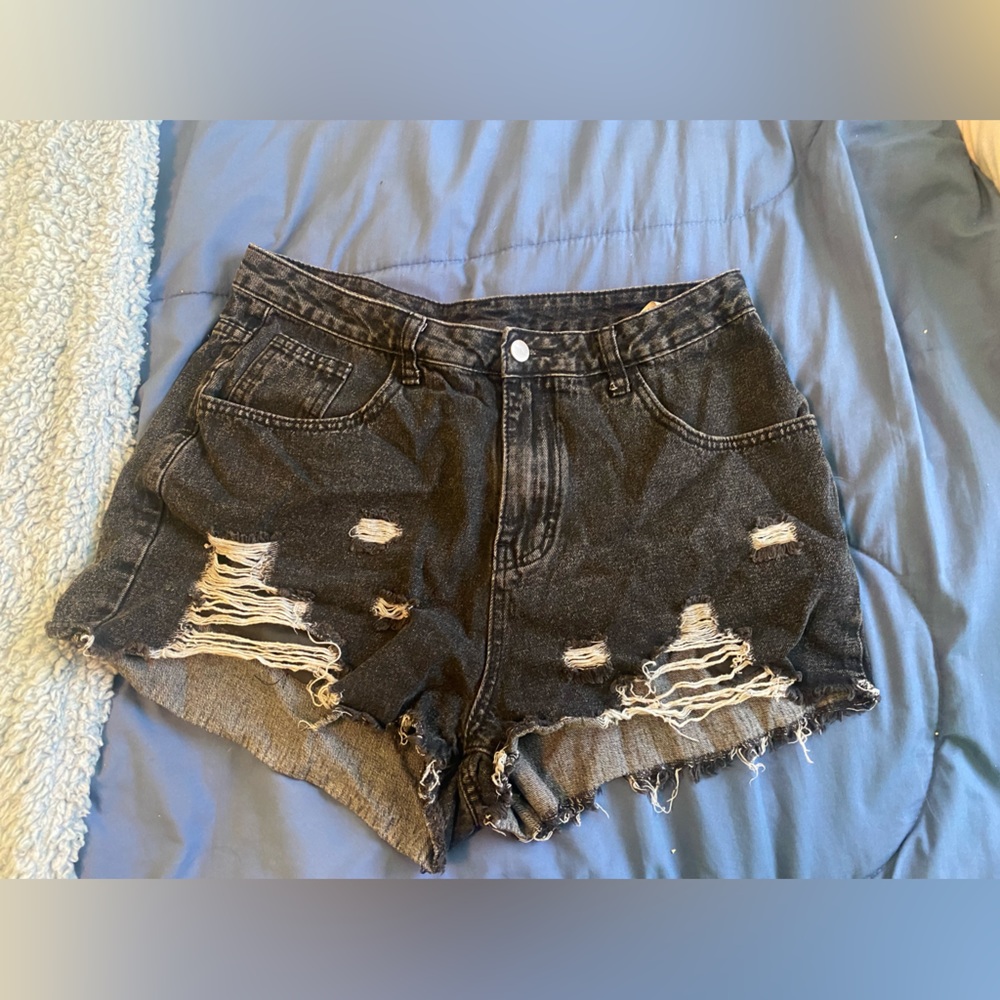 Size 3 ( 0xl) black shorts